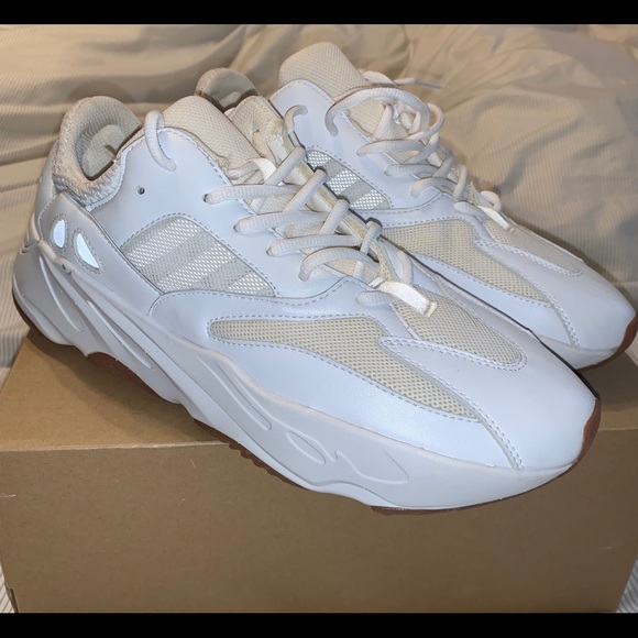 yeezy 700 all white